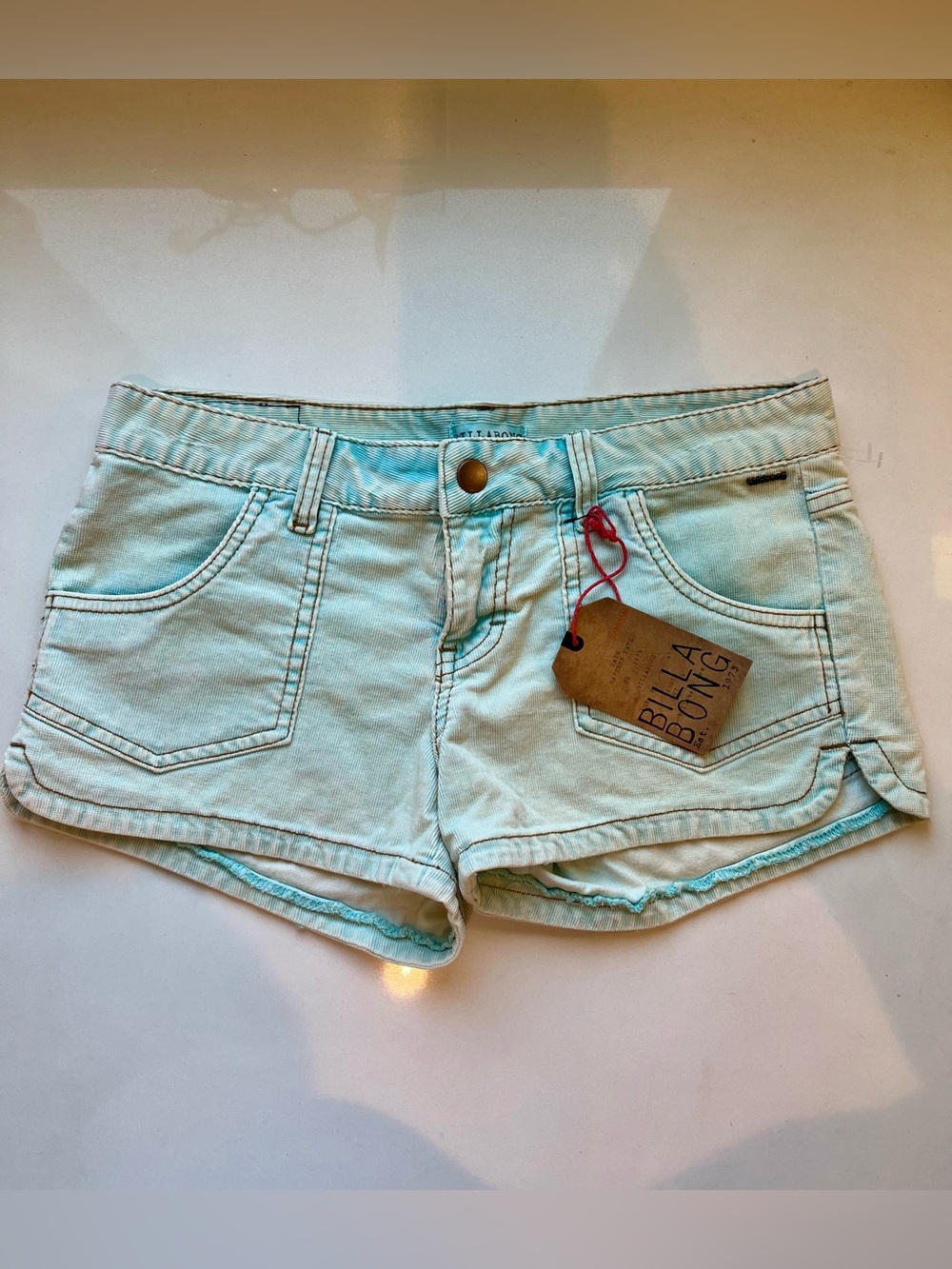 Billabong Mint Women's Corduroy Shorts - size 3 - NWT!